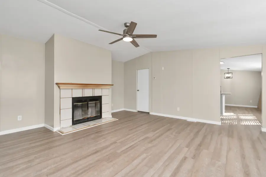 1206 Cindy Lane, Sealy, TX 77474 - #3