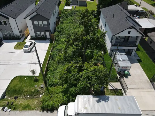1035 North Lane, Houston, TX 77088