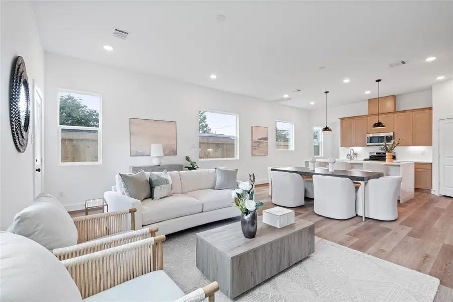 1031-1033 S Victory Drive, Houston, TX 77088 - Image #2