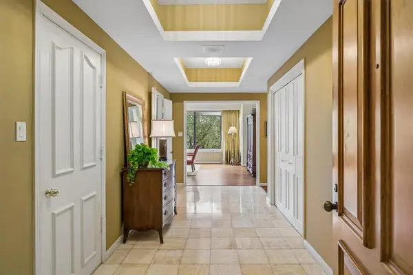 101 Westcott Street #305, Houston, TX 77007