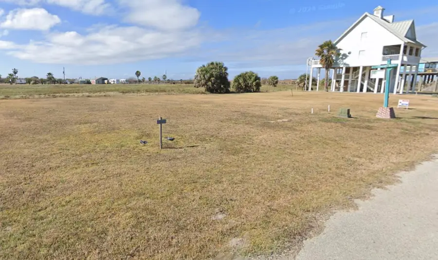 1009 Brighton Jones Boulevard, Gilchrist, TX 77617 - #2