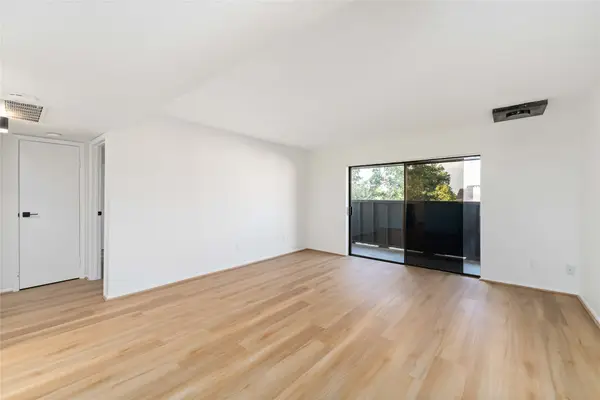 3015 Walnut Bend Lane #31, Houston, TX 77042