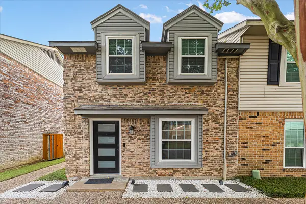 1911 Sherwood Forest Street #29, Houston, TX 77043