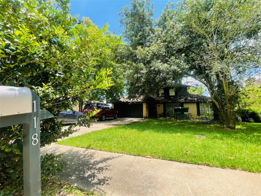 118 Driftwood Drive, Lake Jackson, TX 77566 - #2