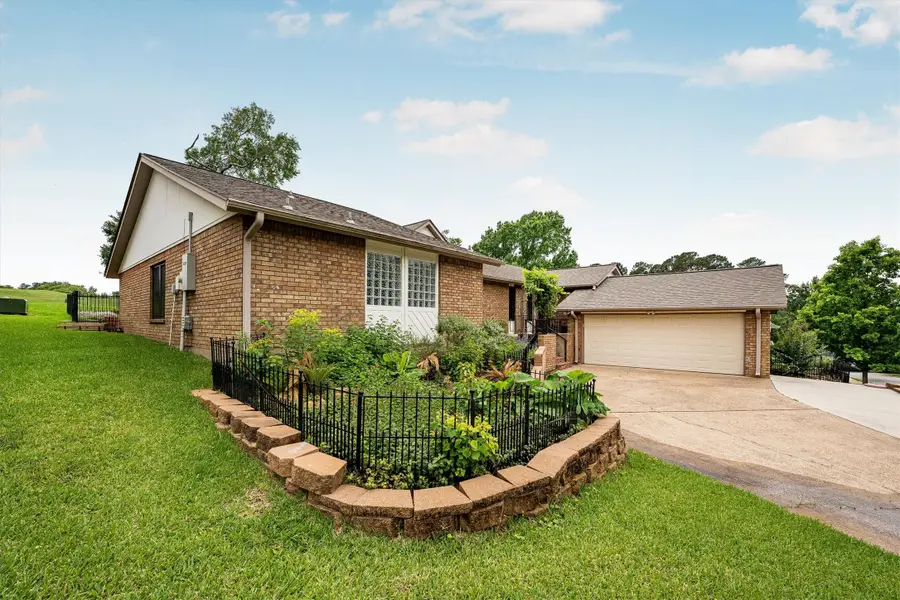 479 Cherry Hills Drive, Huntsville, TX 77340 - #2