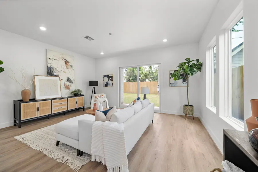 406 E 33rd Street, Houston, TX 77018 - Image #3