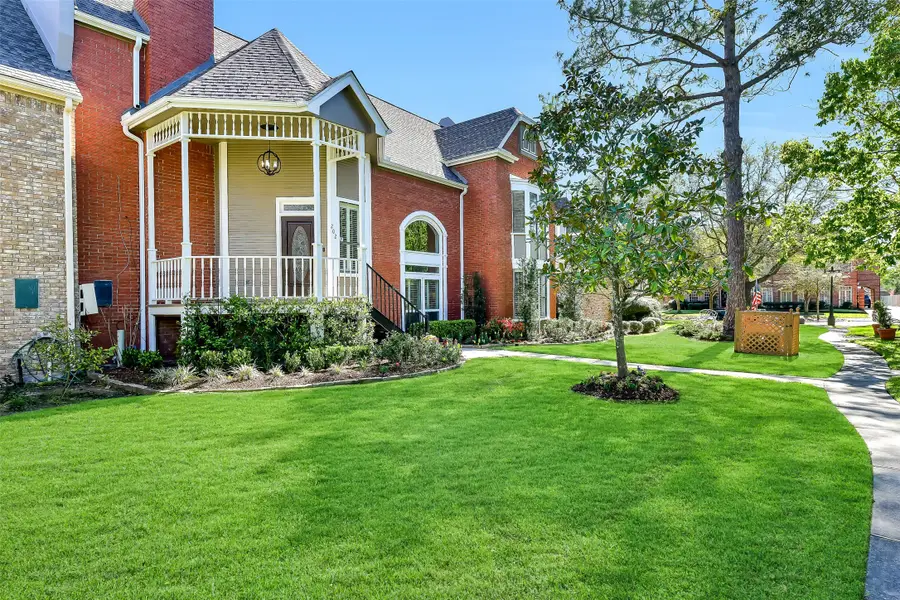 202 Victoria Way, Friendswood, TX 77546 - #2