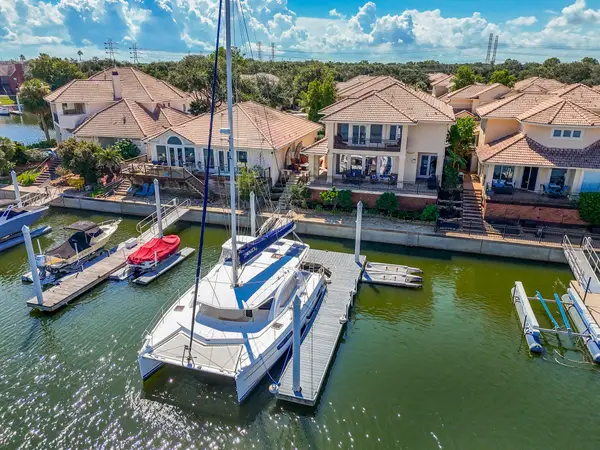 313 Harborside Circle, Kemah, TX 77565