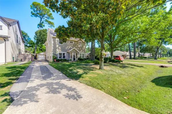 1550 Sue Barnett Drive, Houston, TX 77018