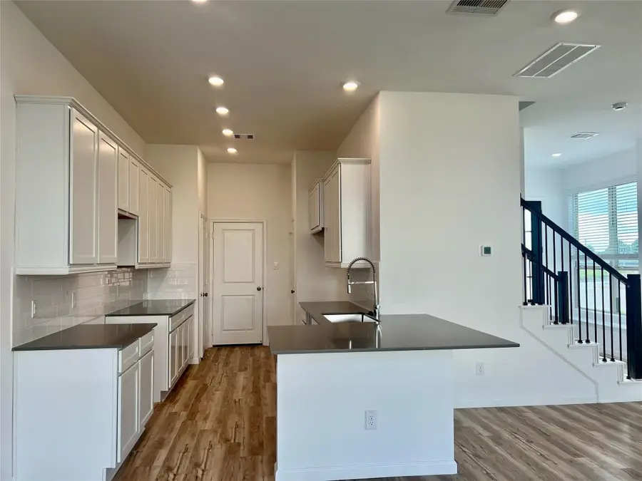 2219 Via Isa Lane, Houston, TX 77051 - #2