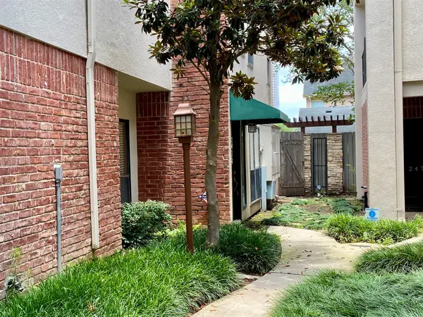 2478 Bering Drive, Houston, TX 77057