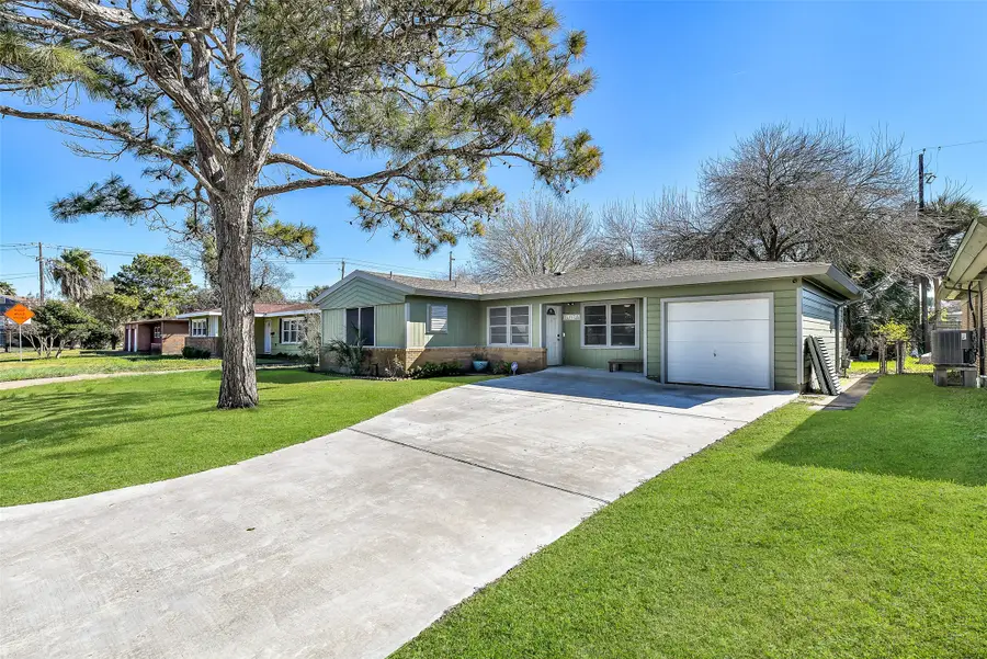 117 Tuna Avenue, Galveston, TX 77550 - #3