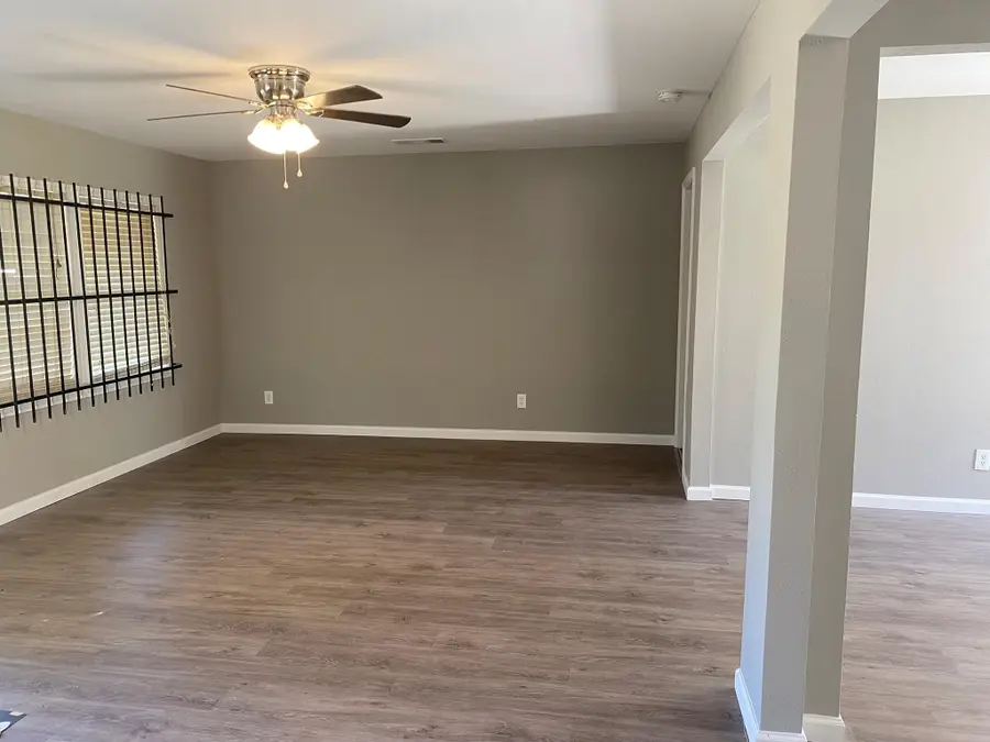 5962 Southwind Street, Houston, TX 77033 - #3