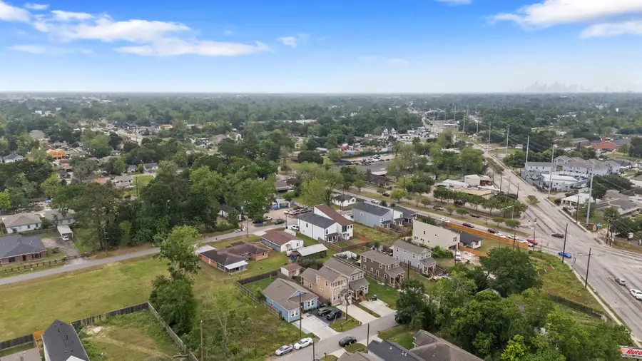 7709 Willow Street, Houston, TX 77088 - Image #3