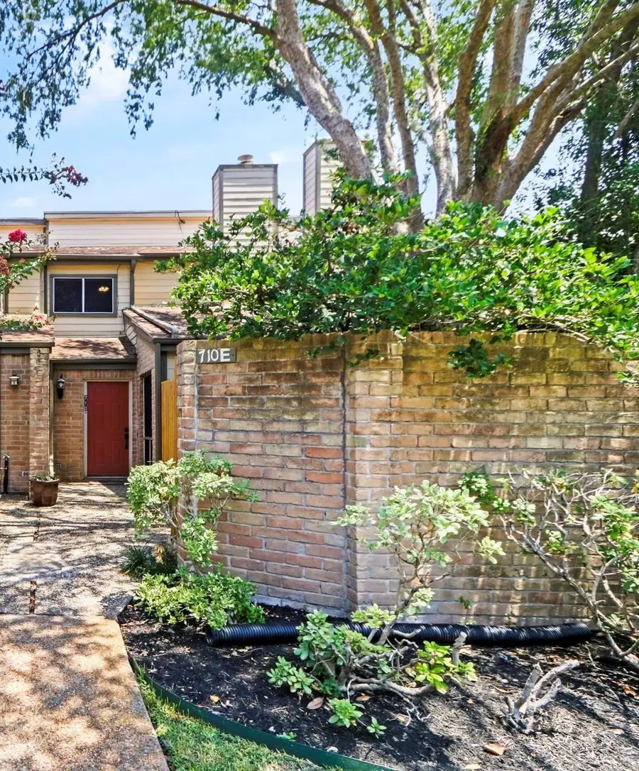 710 Country Place Drive #E, Houston, TX 77079 - Image #2