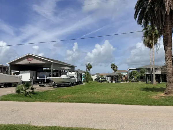 1123 Buddy Kirk Drive, Crystal Beach, TX 77650