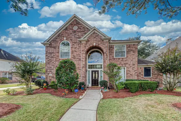 2618 Pinebend Drive, Pearland, TX 77584