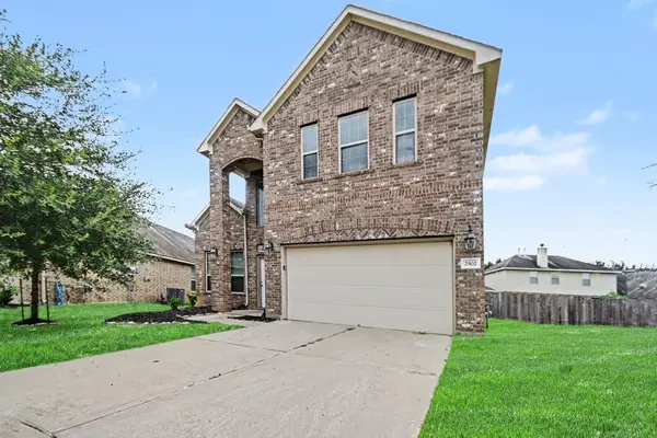 2502 Flowing Palm Lane, Fresno, TX 77545