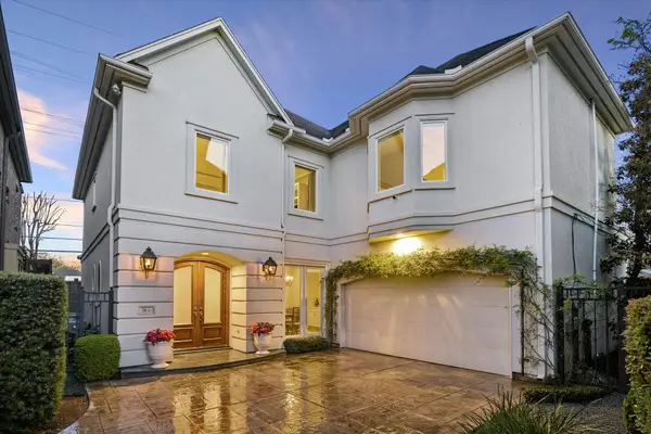 28 Hackberry Lane #A, Houston, TX 77027