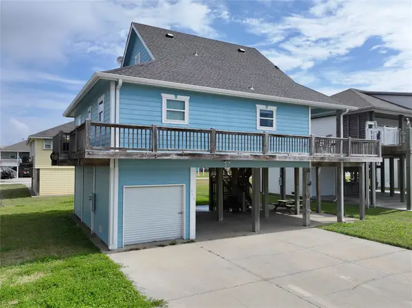 976 Bahama Drive, Port Bolivar, TX 77650