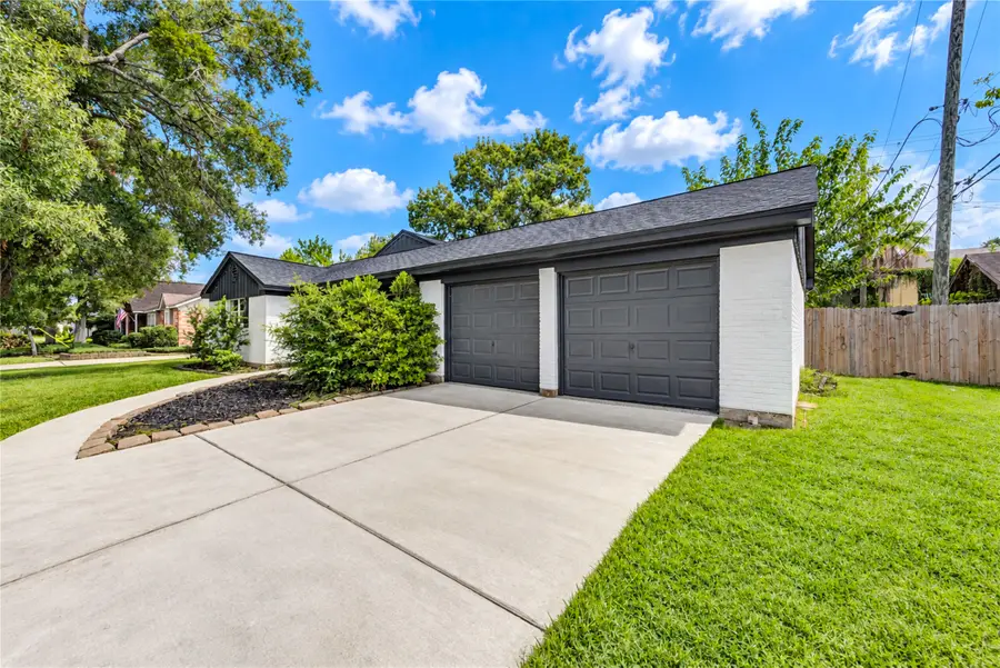 910 Cedar Lane, El Lago, TX 77586 - #2