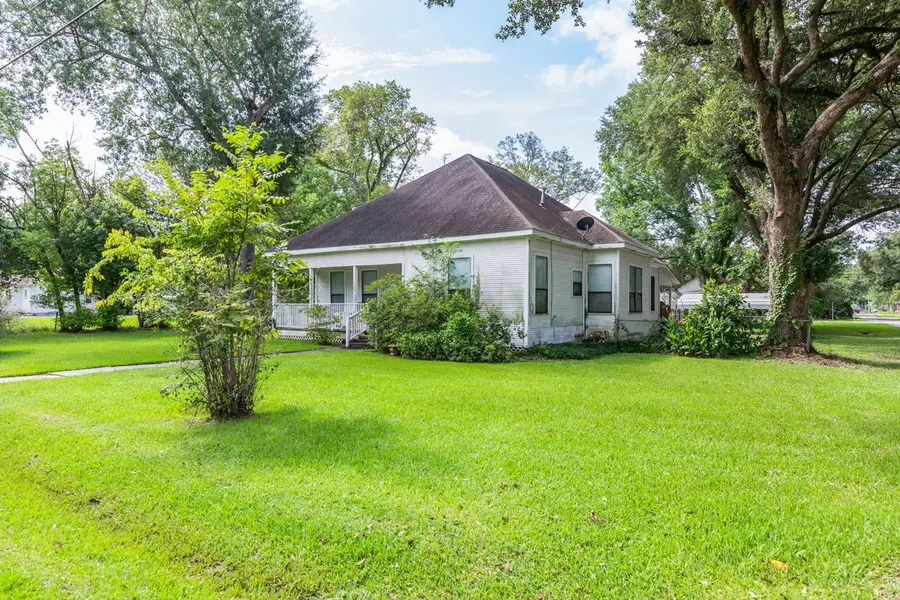 385 W Cora Lee Street, Sour Lake, TX 77659 - #3