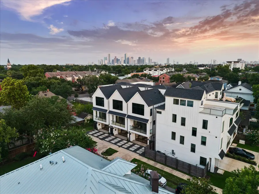 209 W 10th 1/2 Street, Houston, TX 77008 - #2