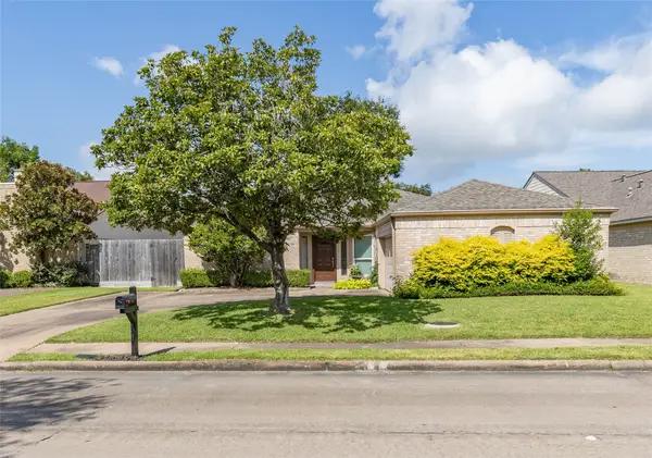 2118 Woodland Park Drive, Houston, TX 77077