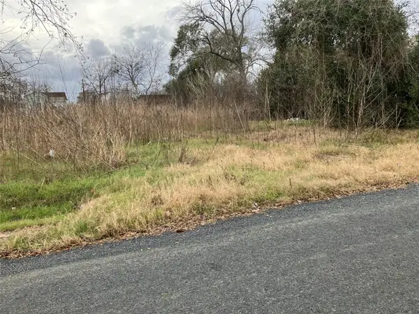 806 Dunlap, El Campo, TX 77437