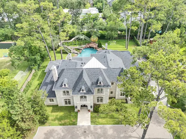11527 Green Oaks Drive, Houston, TX 77024