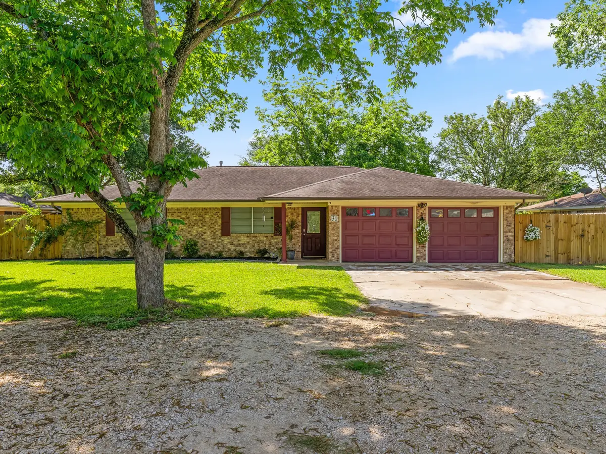 30 Live Oak St, Van Vleck, TX 77482 - #1