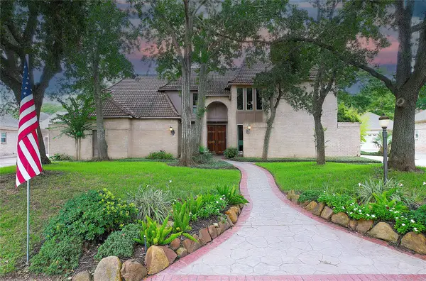 734 Plainwood Drive, Houston, TX 77079