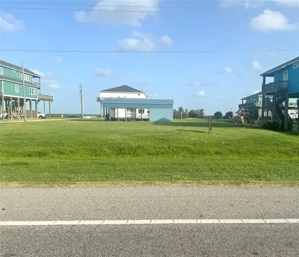 1282 Highway 87, Gilchrist, TX 77617