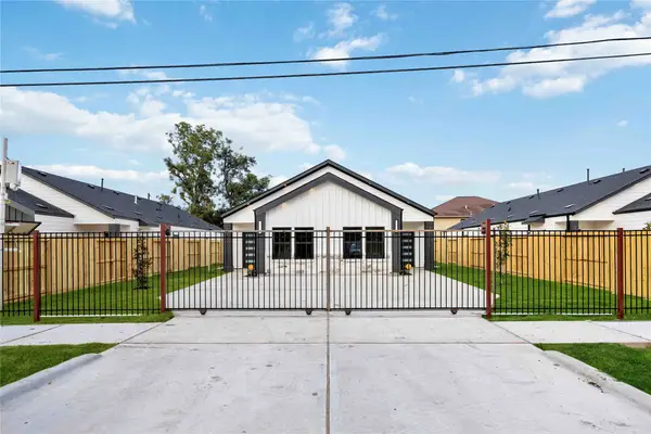 7807 Sandra Street #A/B, Houston, TX 77016