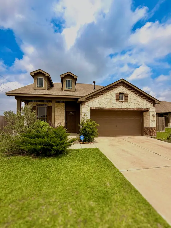 101 White Wing Lane, Sealy, TX 77474