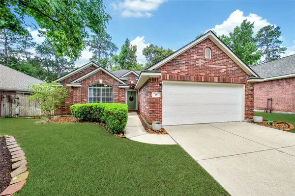 15 Wintergrass Place, The Woodlands, TX 77382