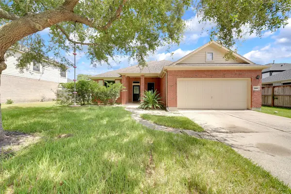 1009 Bay Area Boulevard, League City, TX 77573
