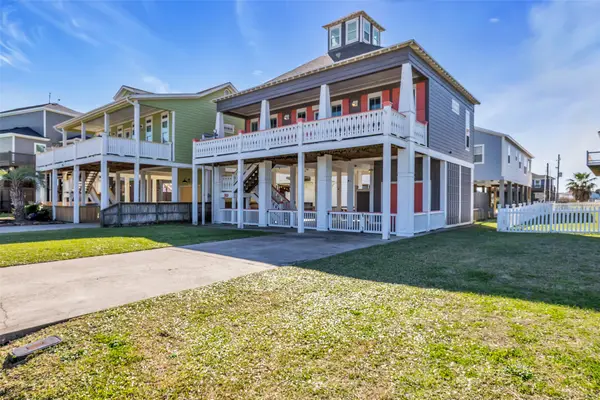 911 Tidelands Drive, Crystal Beach, TX 77650