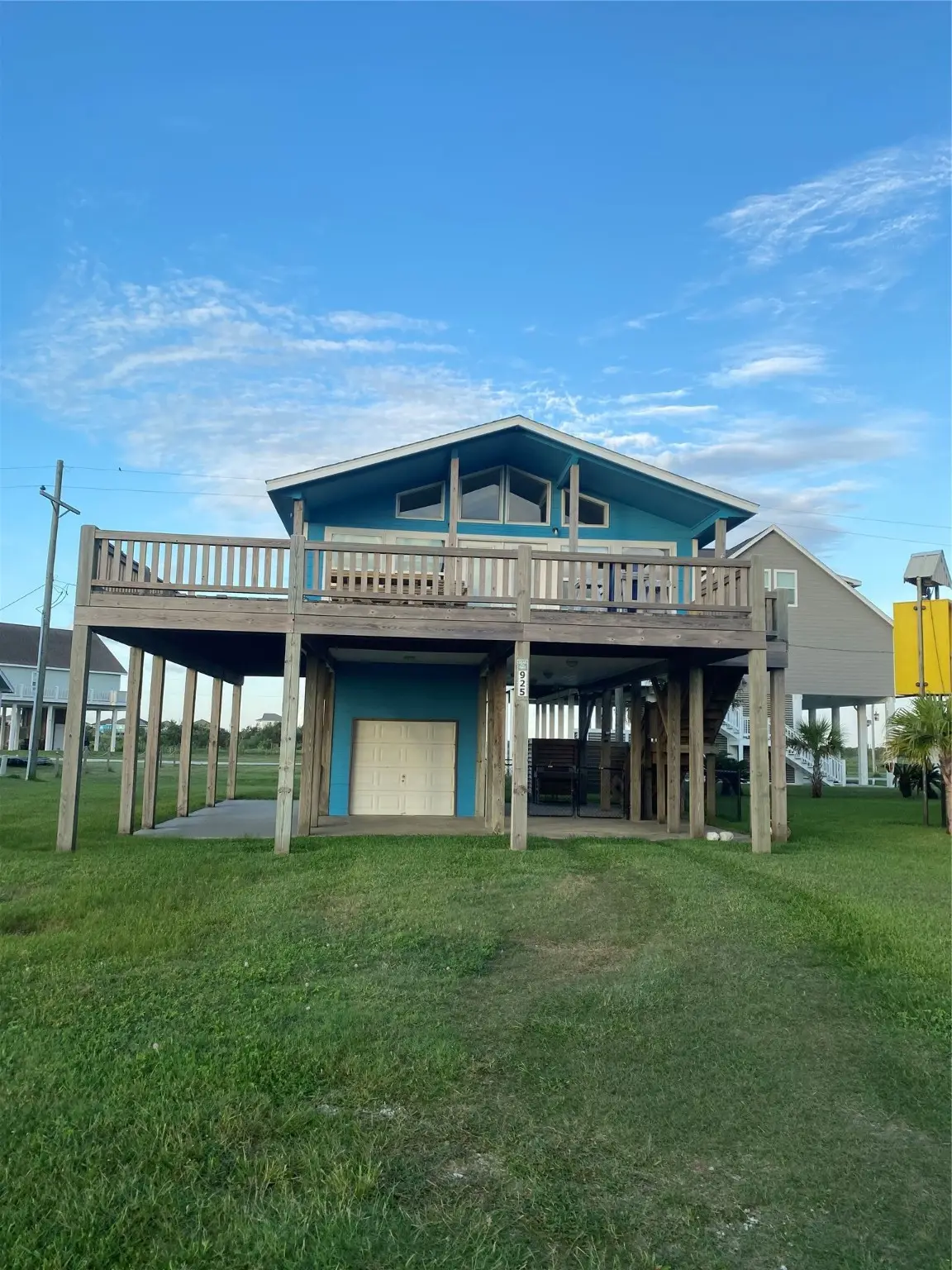 925 S Honeysuckle Drive, Crystal Beach, TX 77650 - Image #1
