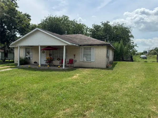 115 Saint John Road, Schulenburg, TX 78956