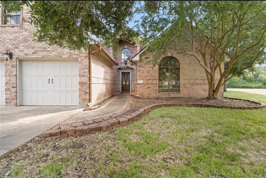 1010 Mockingbird Lane, Richwood, TX 77531 - Image #2