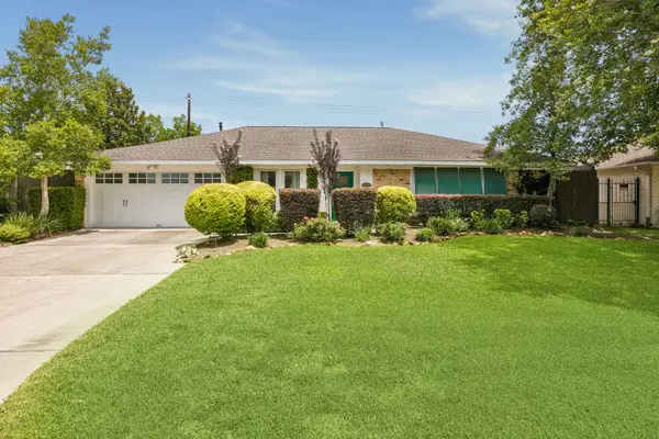 9534 Beverlyhill Street, Houston, TX 77063