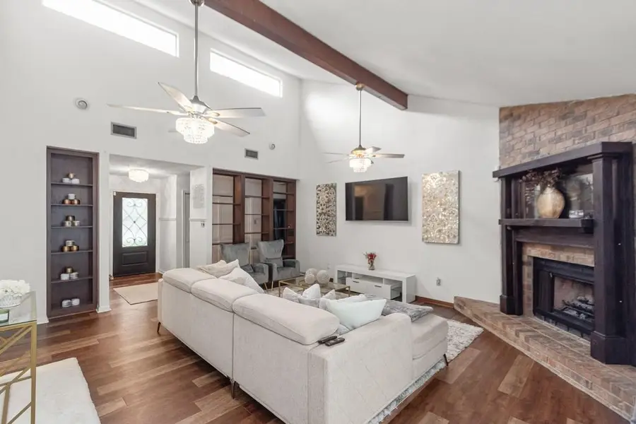 535 Oyster Creek Dr, Richwood, TX 77531 - Image #2