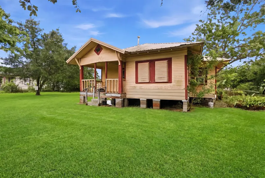 811 W Broad Street, Freeport, TX 77541 - #3