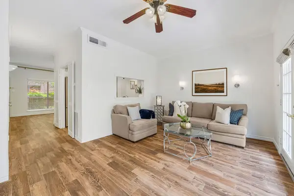 1805 Stoney Brook Drive #105, Houston, TX 77063