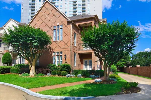 302 S Gate Stone, Houston, TX 77007