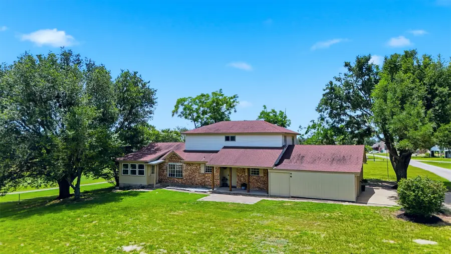 22 Patio Drive, Hilltop Lakes, TX 77871 - #3