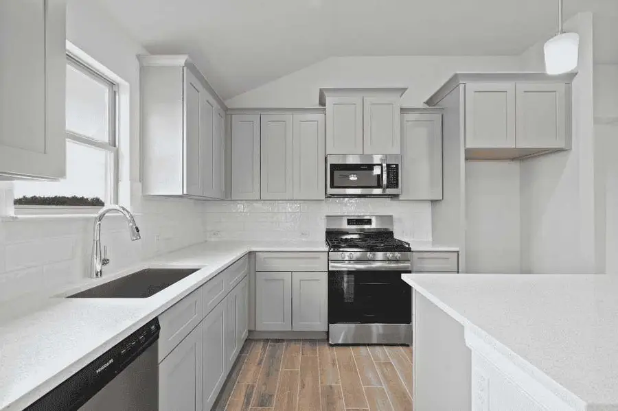 8314 Amethyst Valley Lane, Angleton, TX 77515 - Image #3