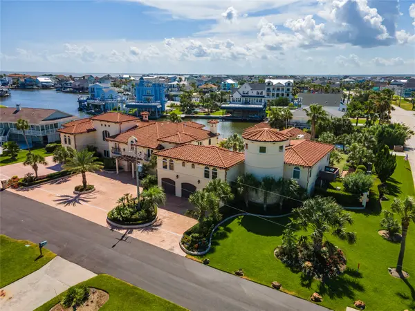 215 Sampan Drive, Galveston, TX 77554