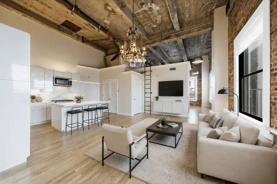 915 Franklin Street #9I, Houston, TX 77002 - #2